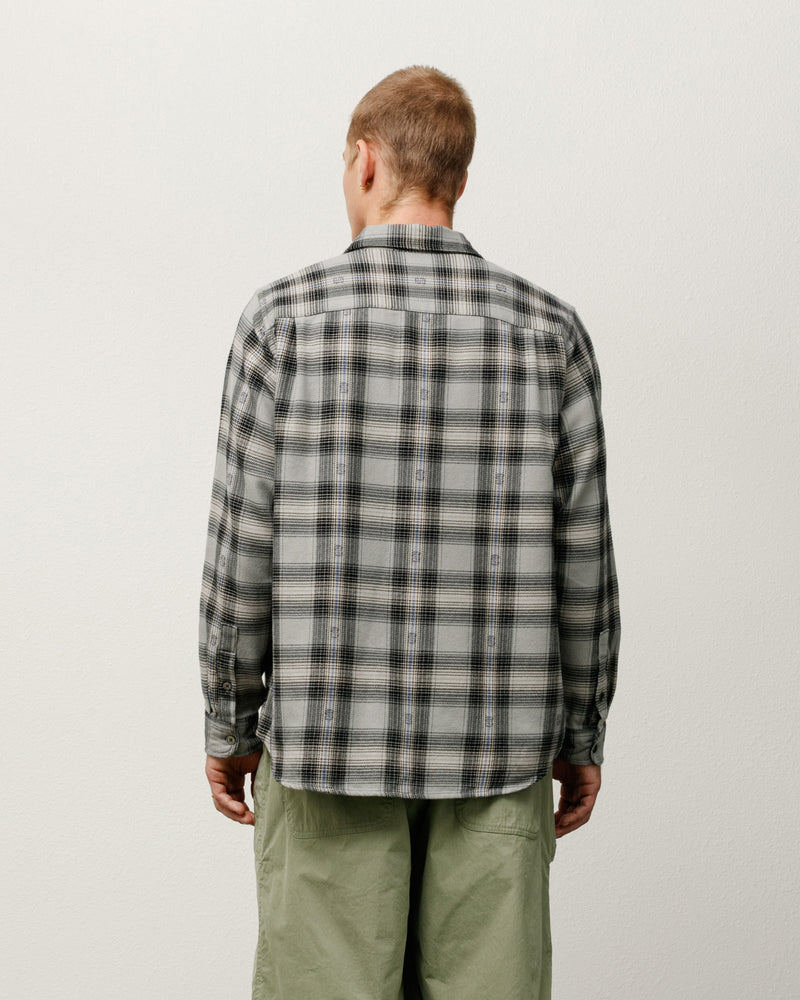 CAMISA CON ESTAMPADO DE CUADROS
