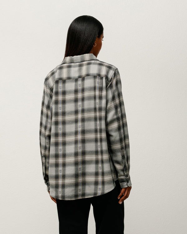 CAMISA CON ESTAMPADO DE CUADROS