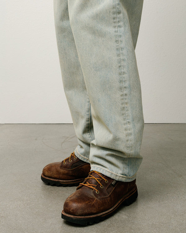 NUEVOS JEANS CLÁSICOS DE DENIM CON RECUBRIMIENTO DE PIGMENTO